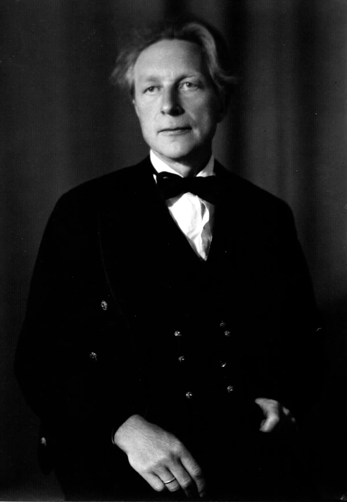 Portrait of Eivind Groven (1901–1977) – memorial page