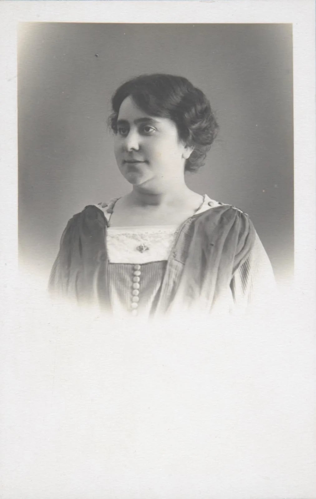 Porträt von Adela Trayter i Colls (1874–1968) – Gedenkseite