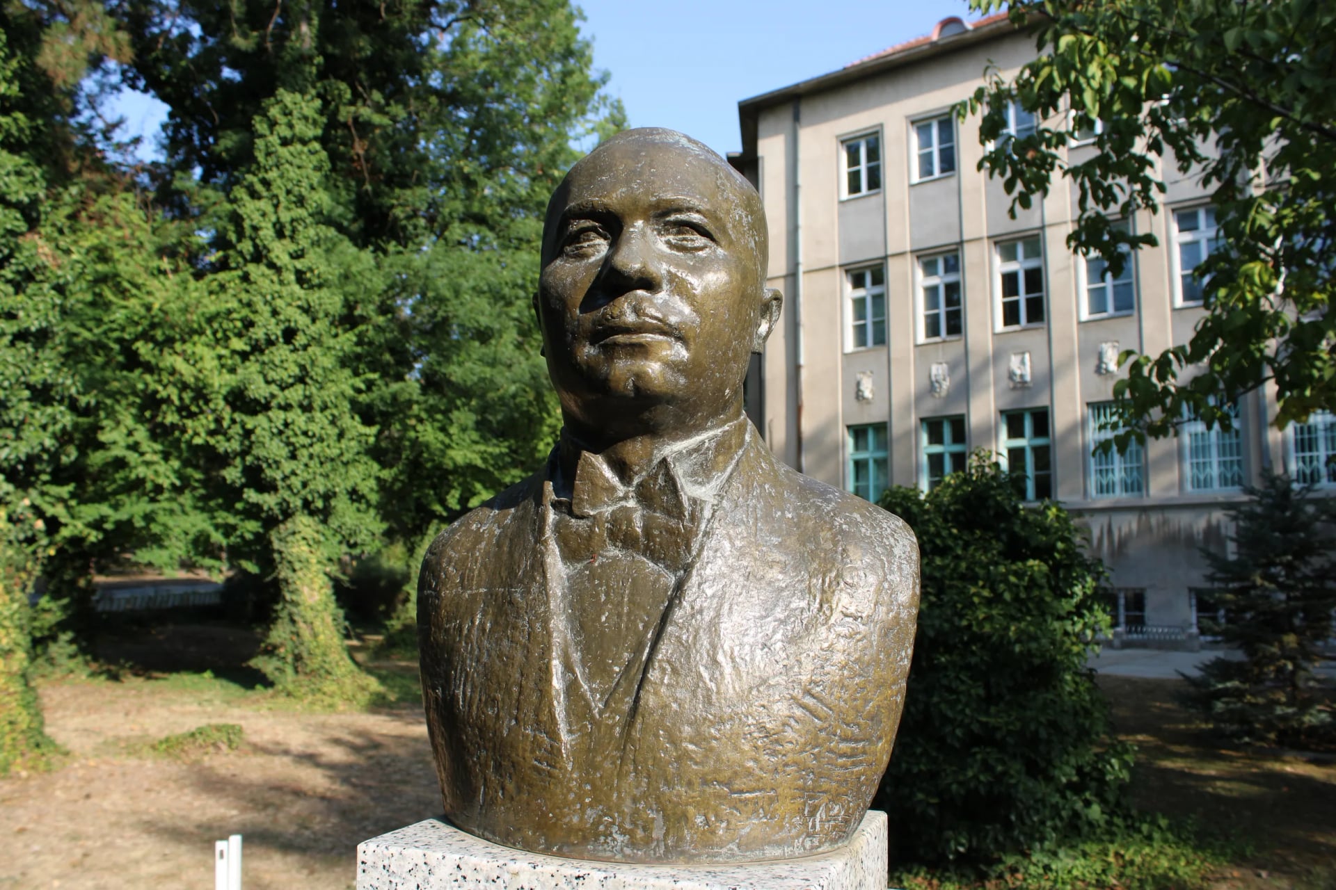 Portrait of Miloje Pavlović (1887–1941) – memorial page