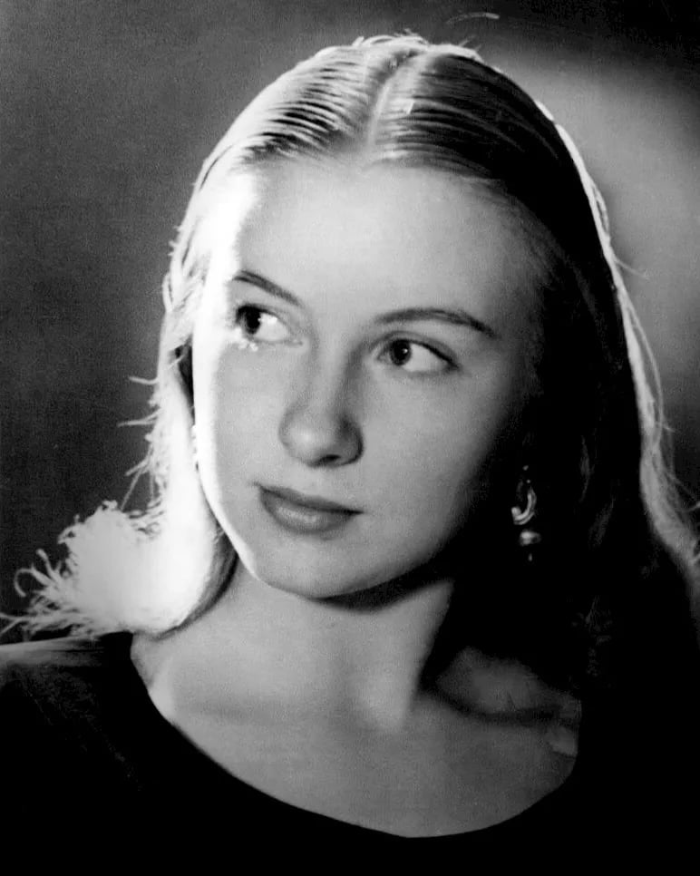 Portrait of Kaja Sundsten (1930–2018) – memorial page