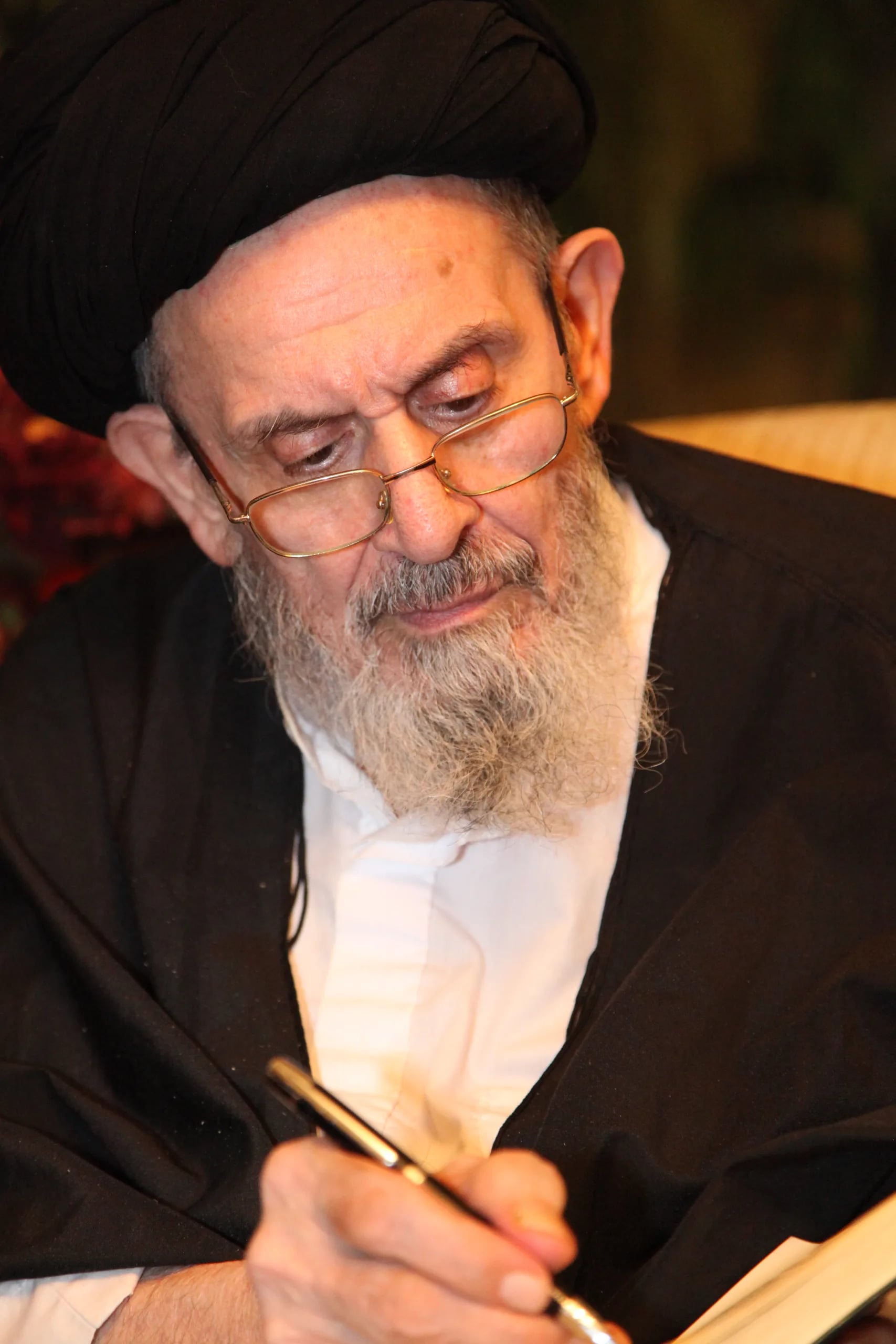 Porträt von Mohammad Mousavi Bojnourdi (1934–2022) – Gedenkseite