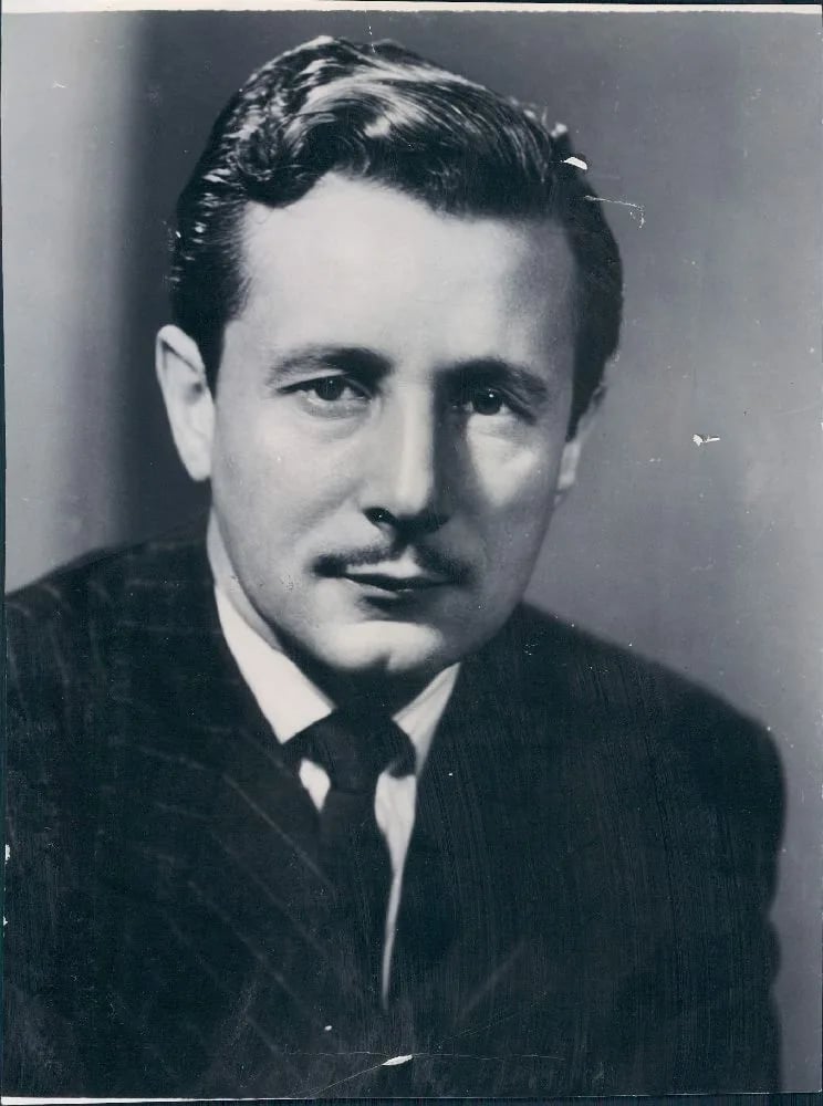 Portrait of Oleg Cassini (1913–2006) – memorial page