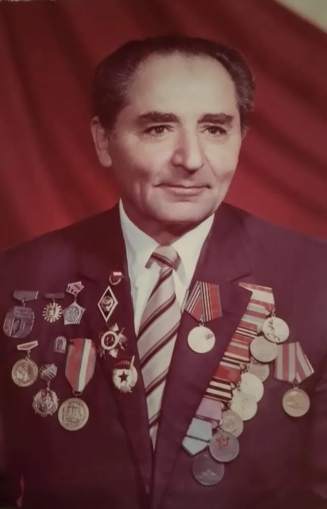 Porträt von Vagharshak Stepanjan (1925–1996) – Gedenkseite