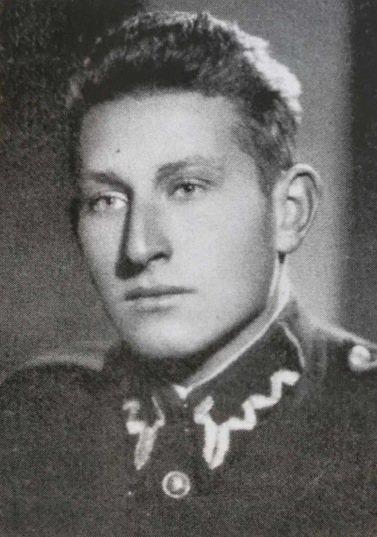 Portrait of Tadeusz Bartosiak (1919–1947) – memorial page