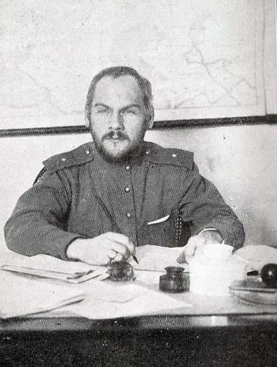 Porträt von Nikolai Wassiljewitsch Krylenko (1885–1938) – Gedenkseite