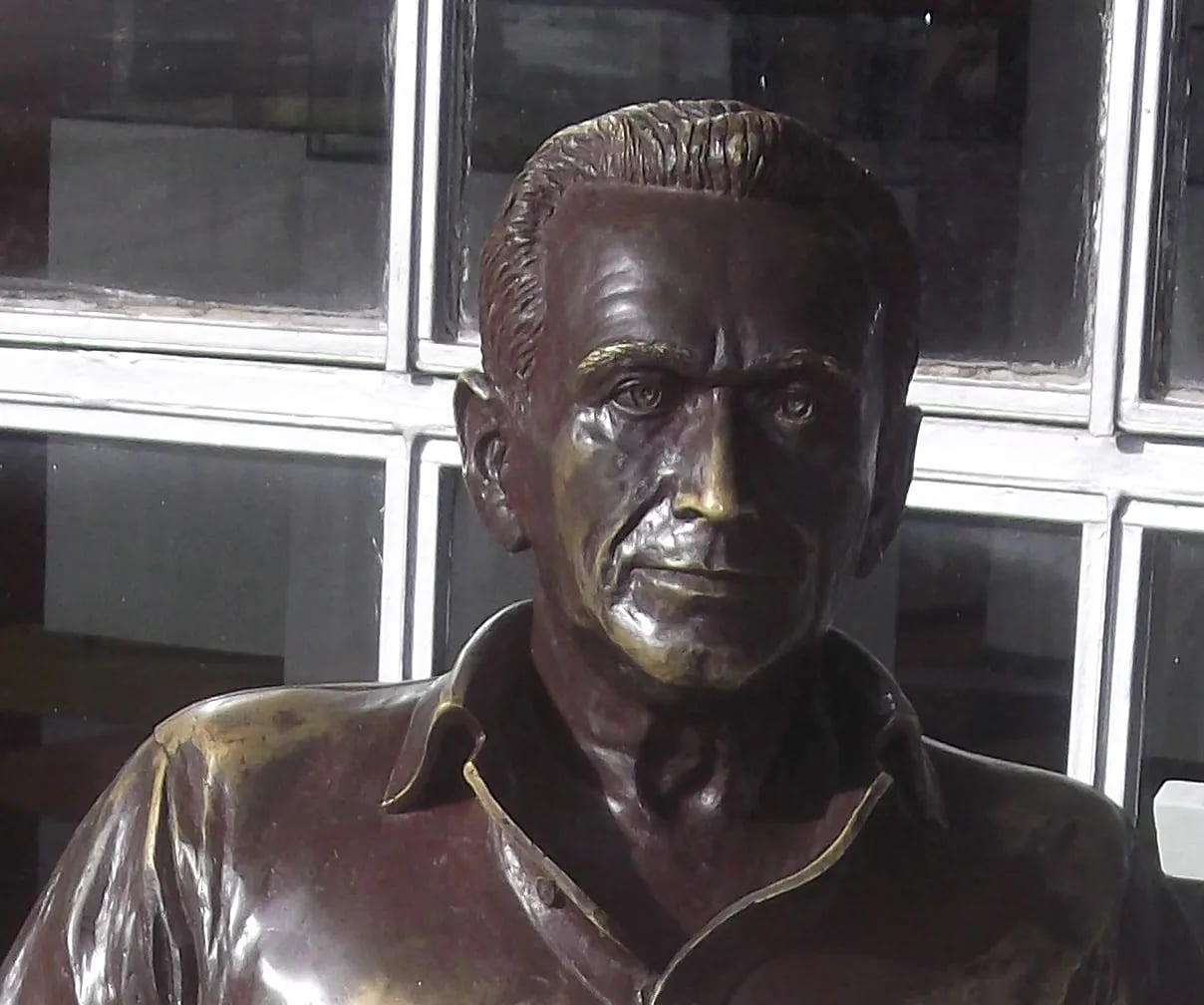 Portrait of Fernando Sabino (1923–2004) – memorial page