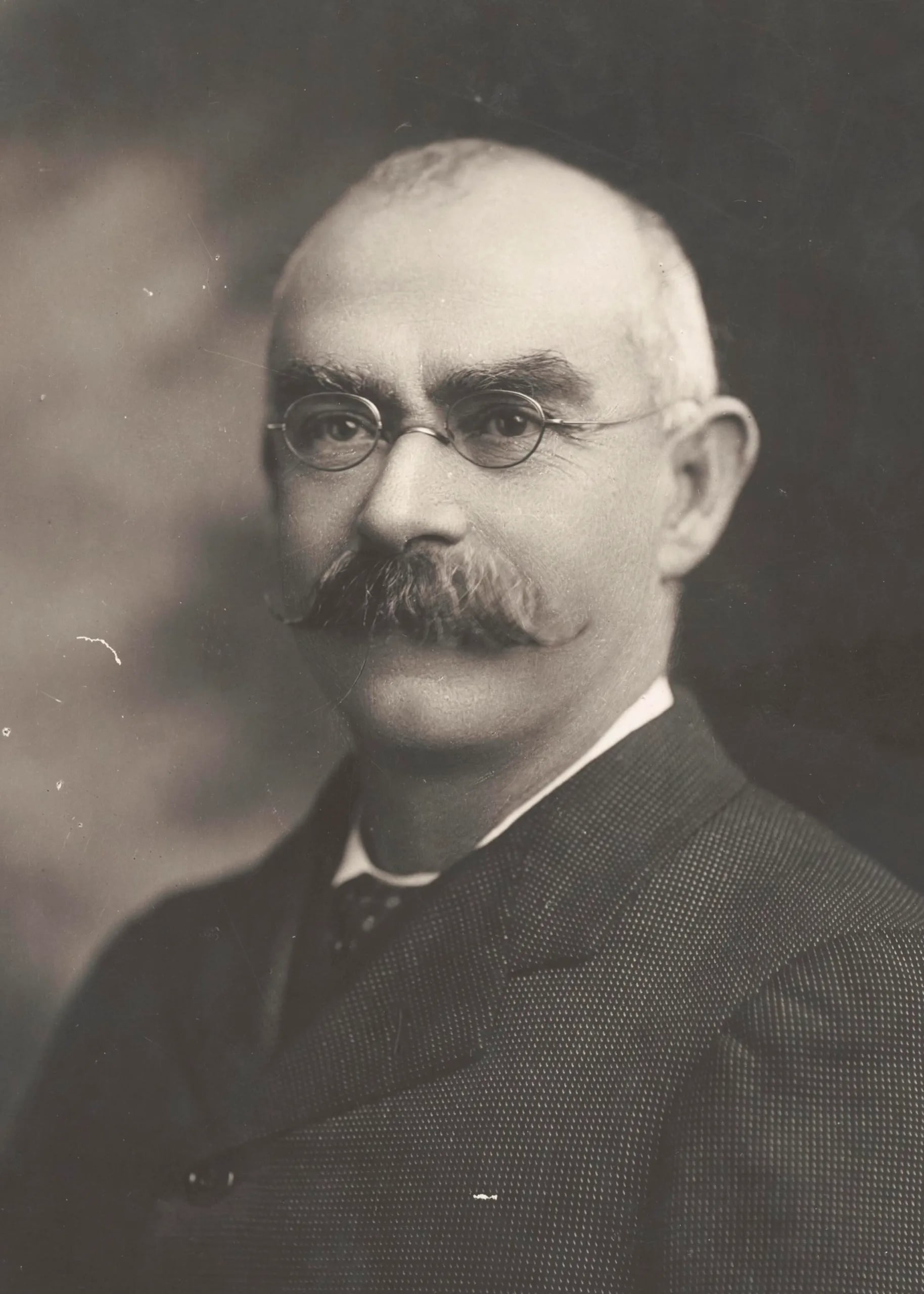 Portrait of Frank Gavan Duffy (1852–1936) – memorial page