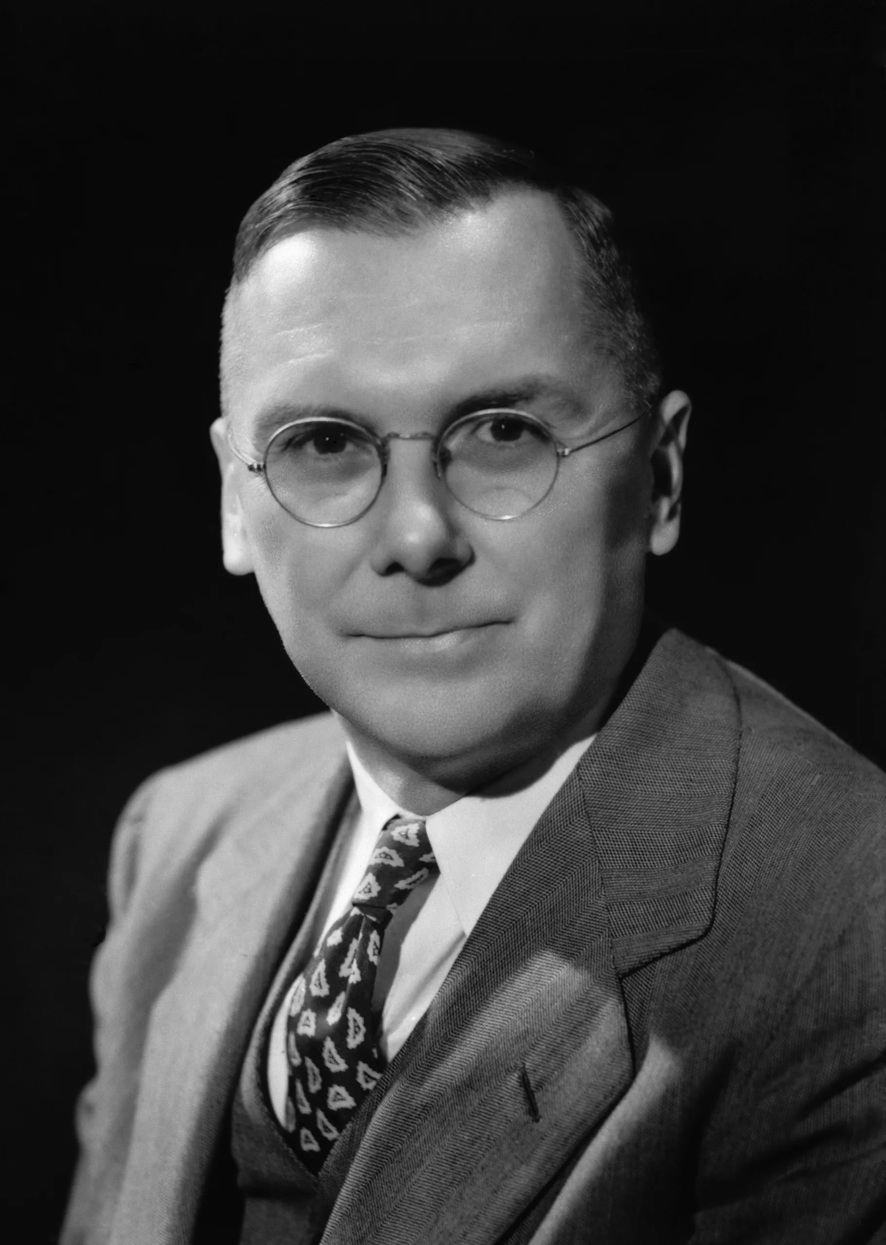 Portrait of Hugh Latimer Dryden (1898–1965) – memorial page