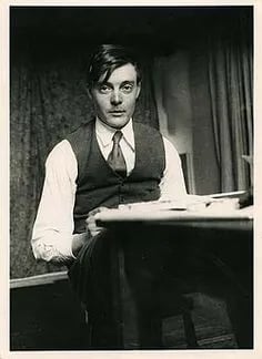 Portrait of Eric Ravilious (1903–1942) – memorial page