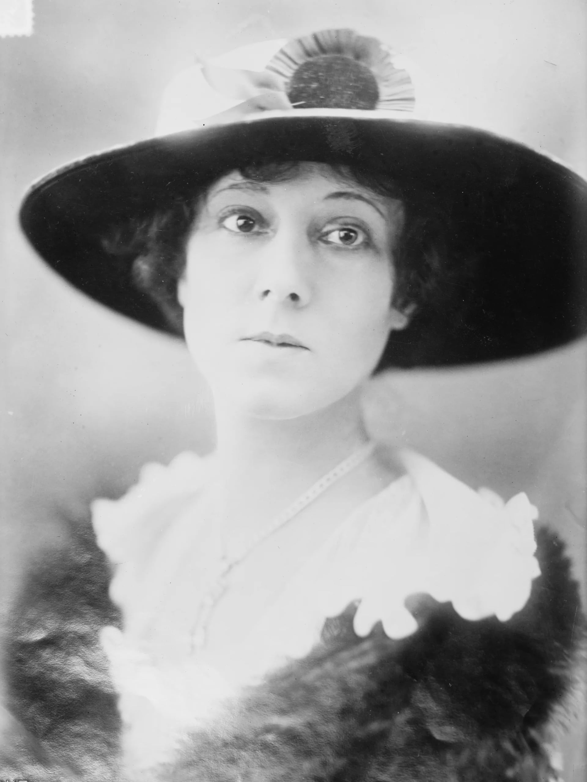 Porträt von Mabelle Gilman Corey (1874–1960) – Gedenkseite