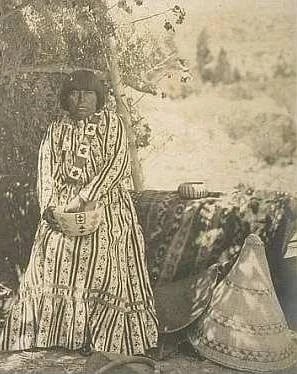 Porträt von Nellie Charlie (1867–1965) – Gedenkseite