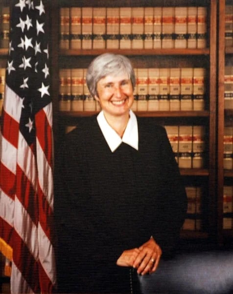 Porträt von Helen Ginger Berrigan (1948–2024) – Gedenkseite