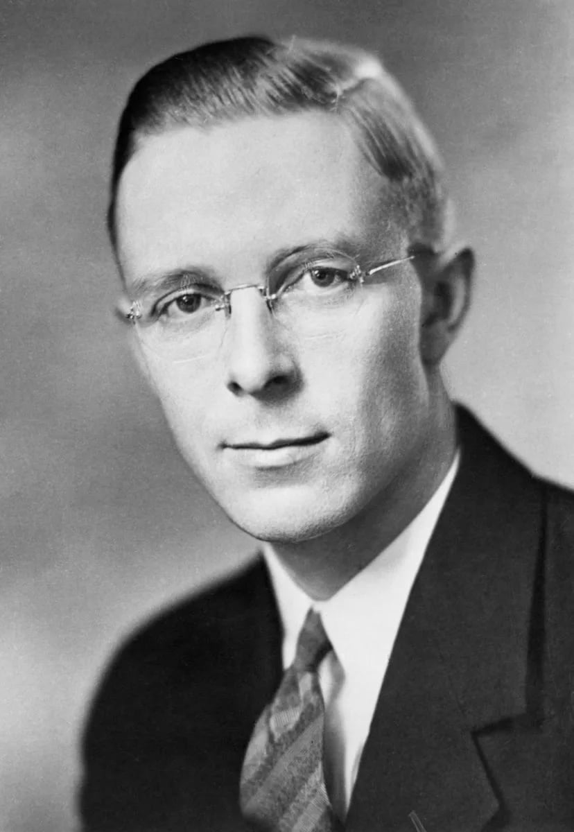 Portrait of Ernest Manning (1908–1996) – memorial page