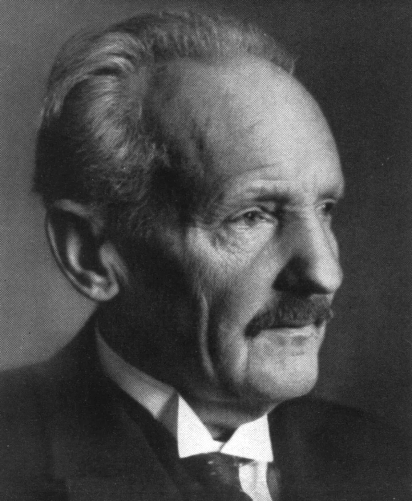 Portrait of Ernst Bacmeister (1874–1971) – memorial page