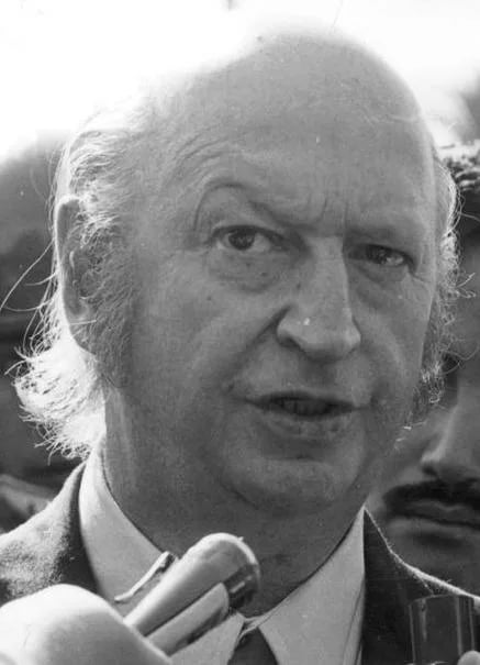 Portrait of Volodia Teitelboim (1916–2008) – memorial page