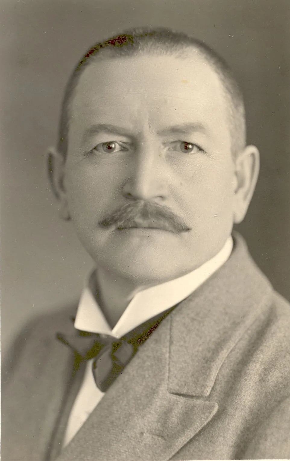 Portrait of Ernst Enno (1875–1934) – memorial page