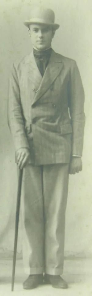 Porträt von Harold Acton (1904–1994) – Gedenkseite