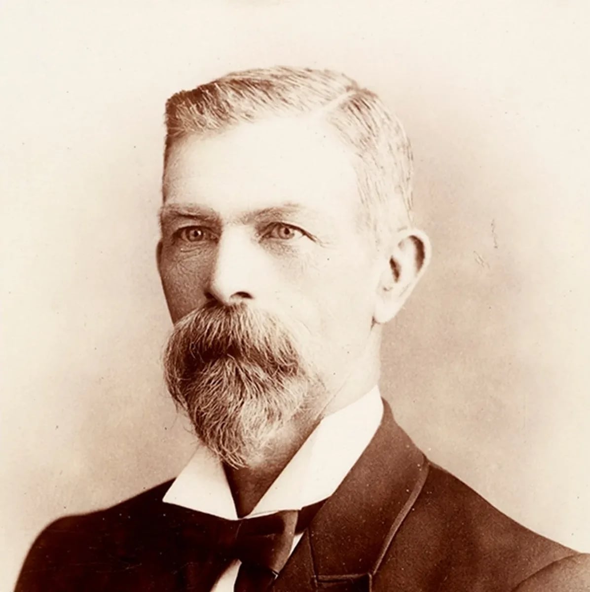 Portrait of John Tucker (1845–1926) – memorial page