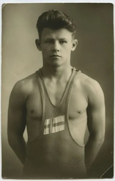 Portrait of Esko Hjelt (1914–1941) – memorial page