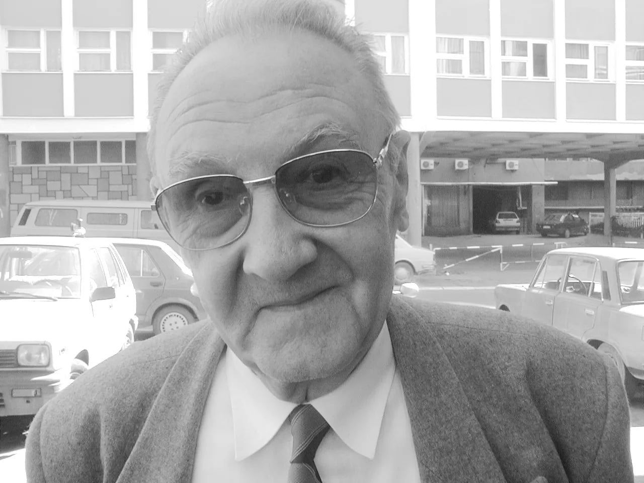 Porträt von Miodrag Mile Pešić (1931–2009) – Gedenkseite