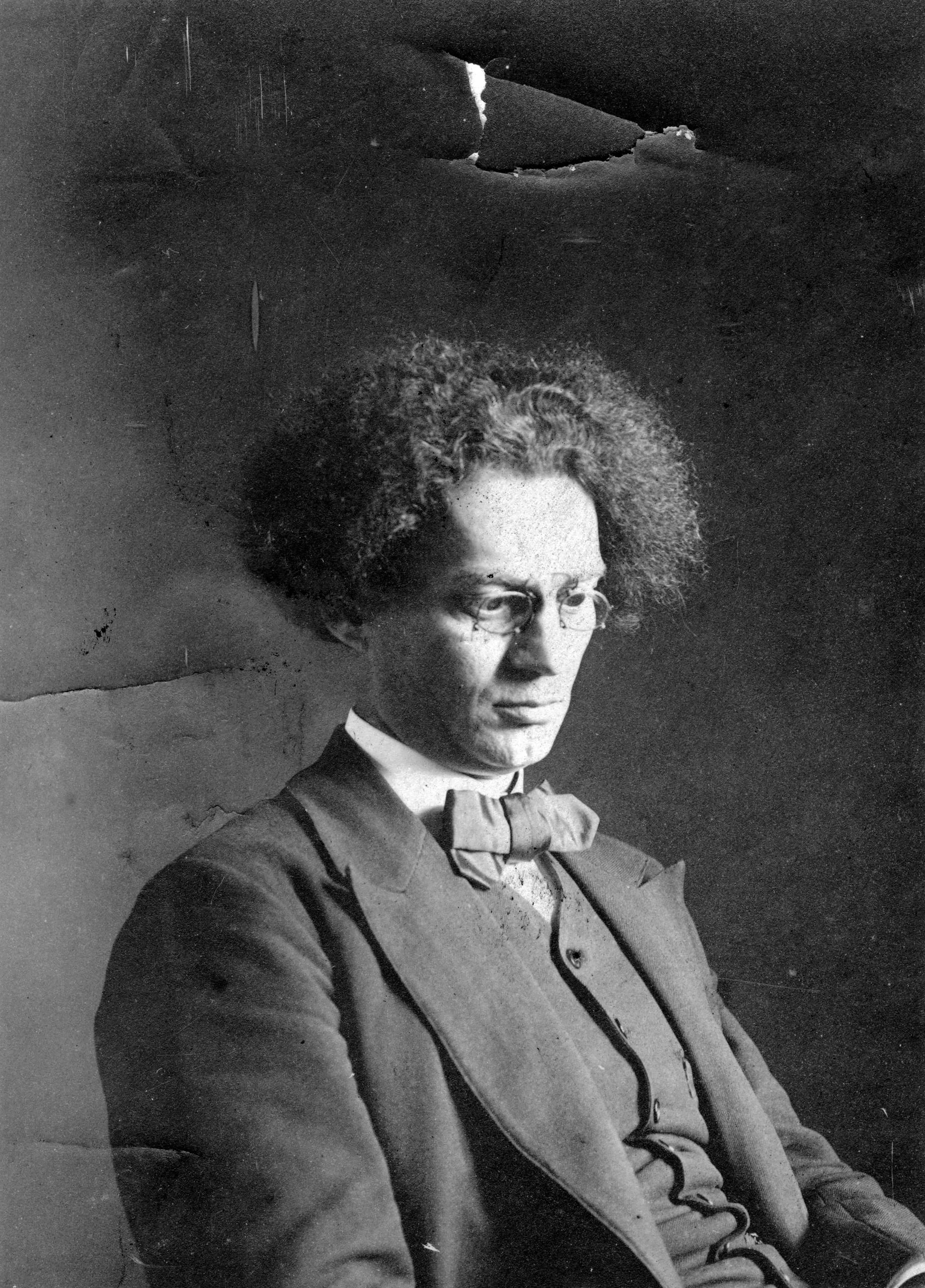 Porträt von Eugeniusz Morawski-Dąbrowa (1876–1948) – Gedenkseite