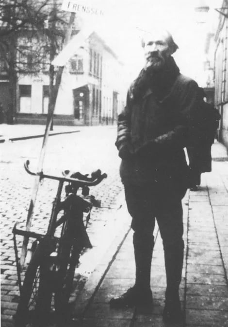 Portrait of Leo Frenssen (1880–1946) – memorial page