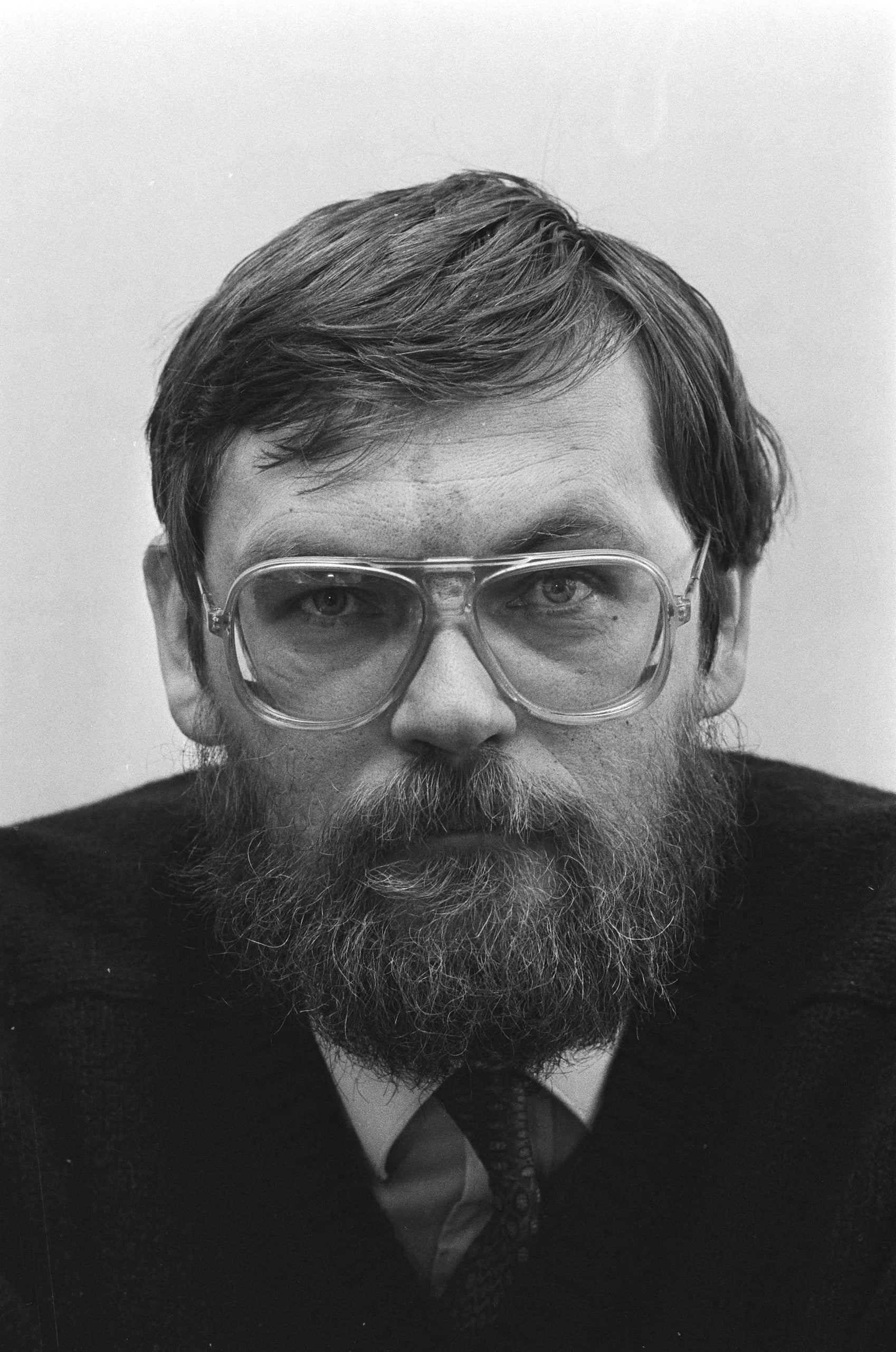 Portrait of Cor Inja (1947–2020) – memorial page