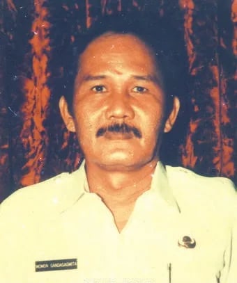 Porträt von Momon Gandasasmita (1939–2007) – Gedenkseite