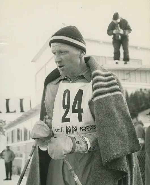 Porträt von Paavo Korhonen (1928–2019) – Gedenkseite