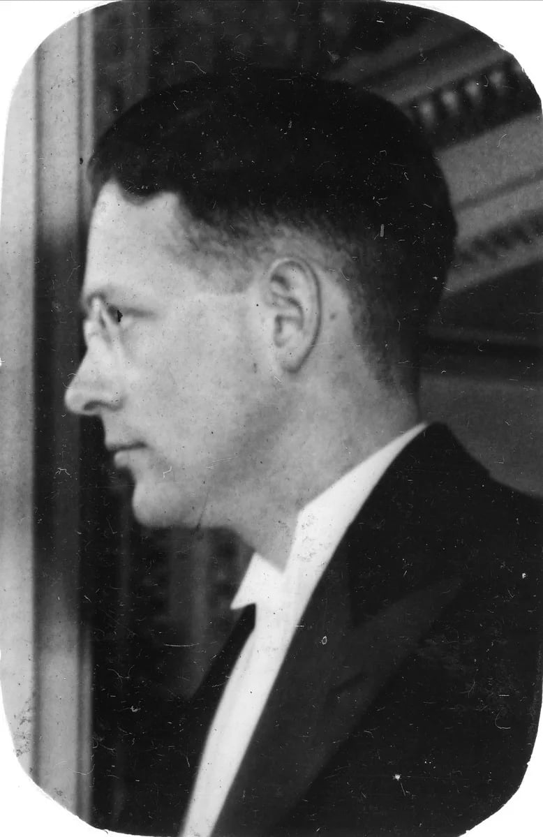 Portrait of Knut Fægri (1909–2001) – memorial page