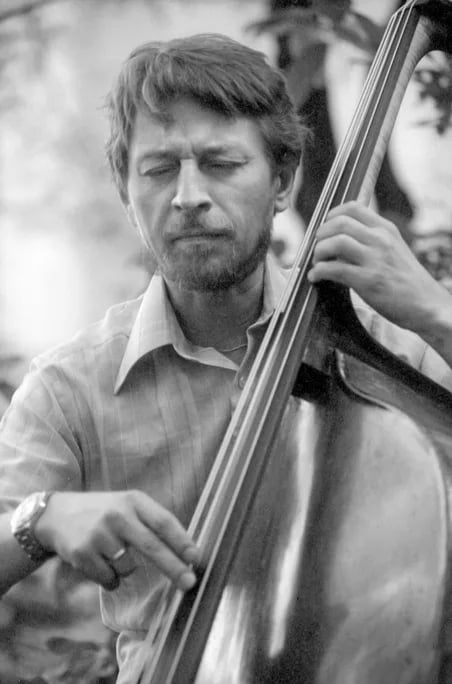 Porträt von George Mraz (1944–2021) – Gedenkseite