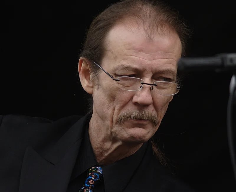 Porträt von Tony Rice (1951–2020) – Gedenkseite