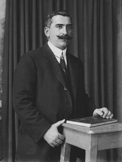 Portrait of Luigj Gurakuqi (1879–1925) – memorial page