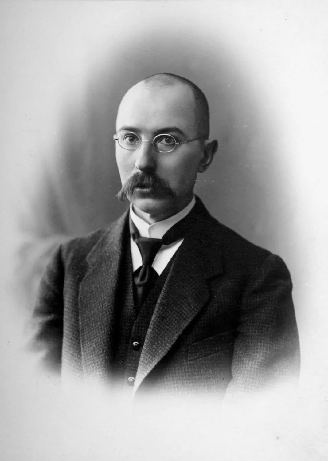 Porträt von Kazimieras Būga (1879–1924) – Gedenkseite