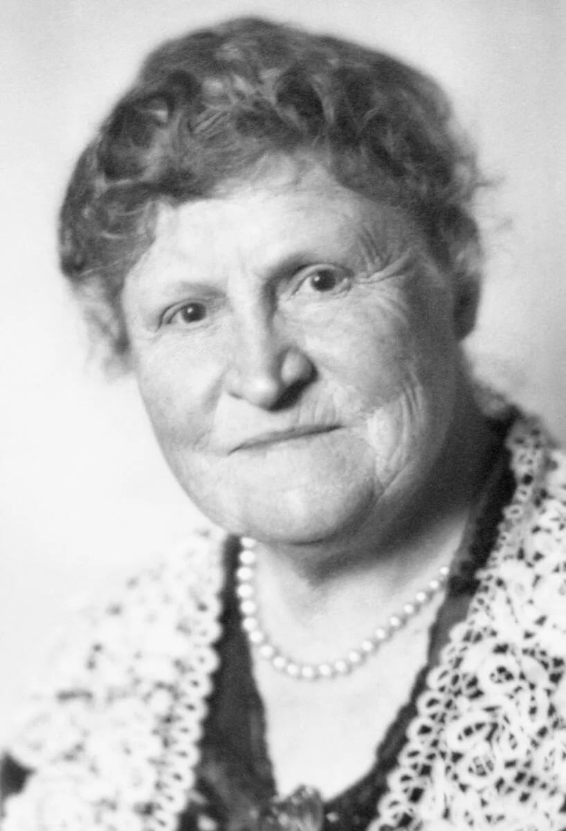 Portrait of Henrietta Edwards (1849–1931) – memorial page