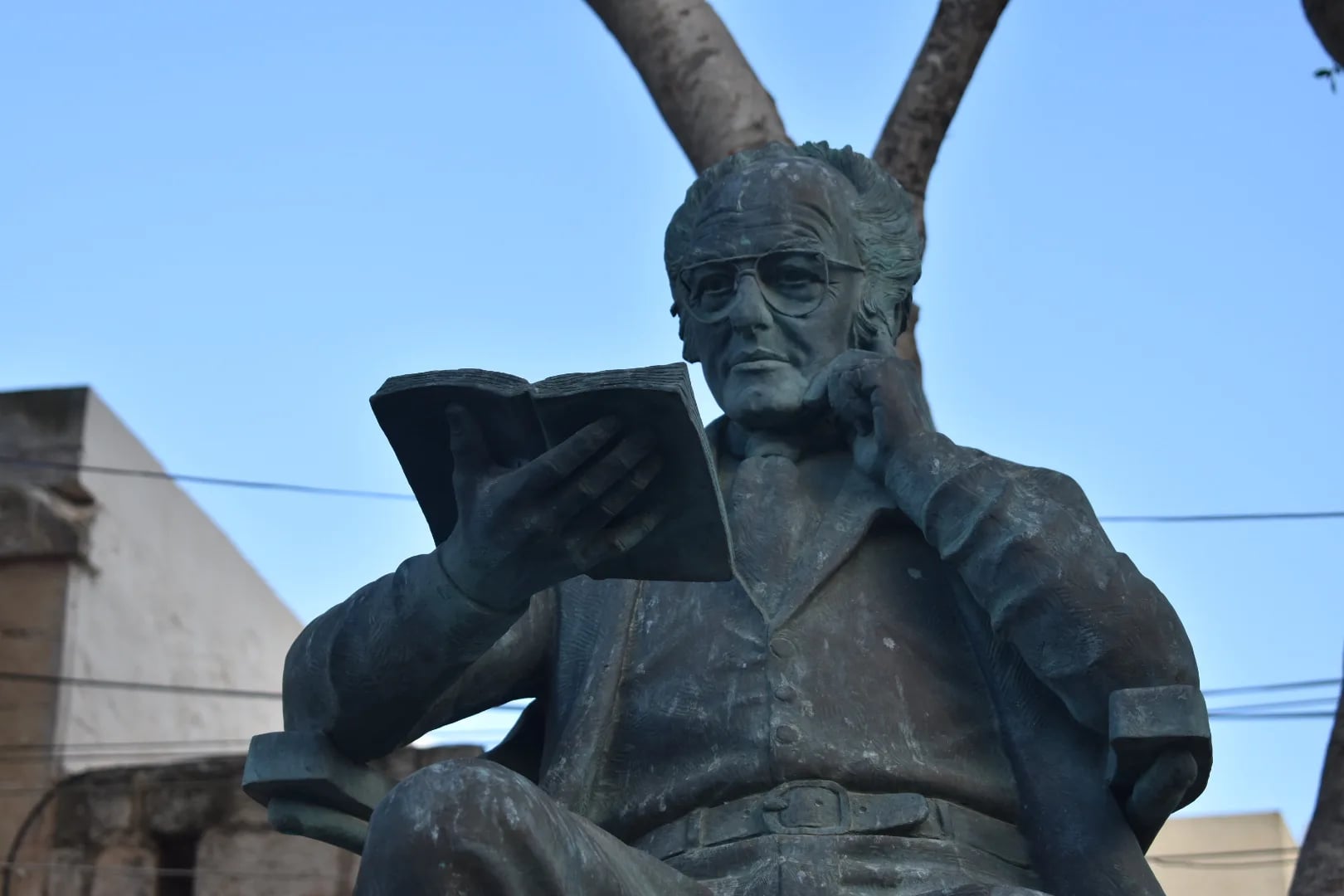Porträt von Francis Ebejer (1925–1993) – Gedenkseite