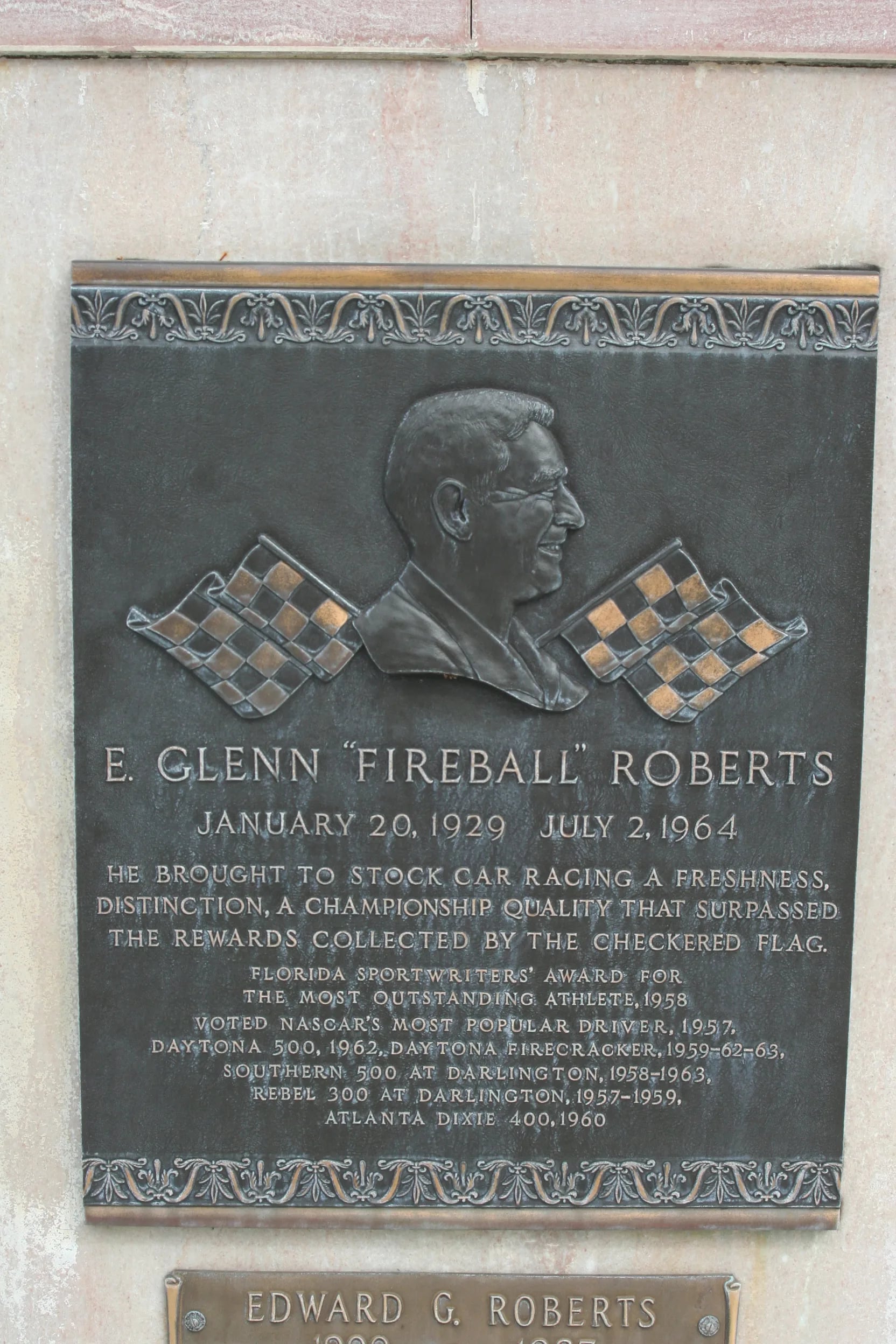 Portrait of Fireball Roberts (1929–1964) – memorial page