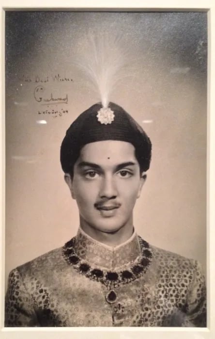 Porträt von Fateh Singh Rao Gaekwad, Kronprinz von Baroda (1930–1988) – Gedenkseite