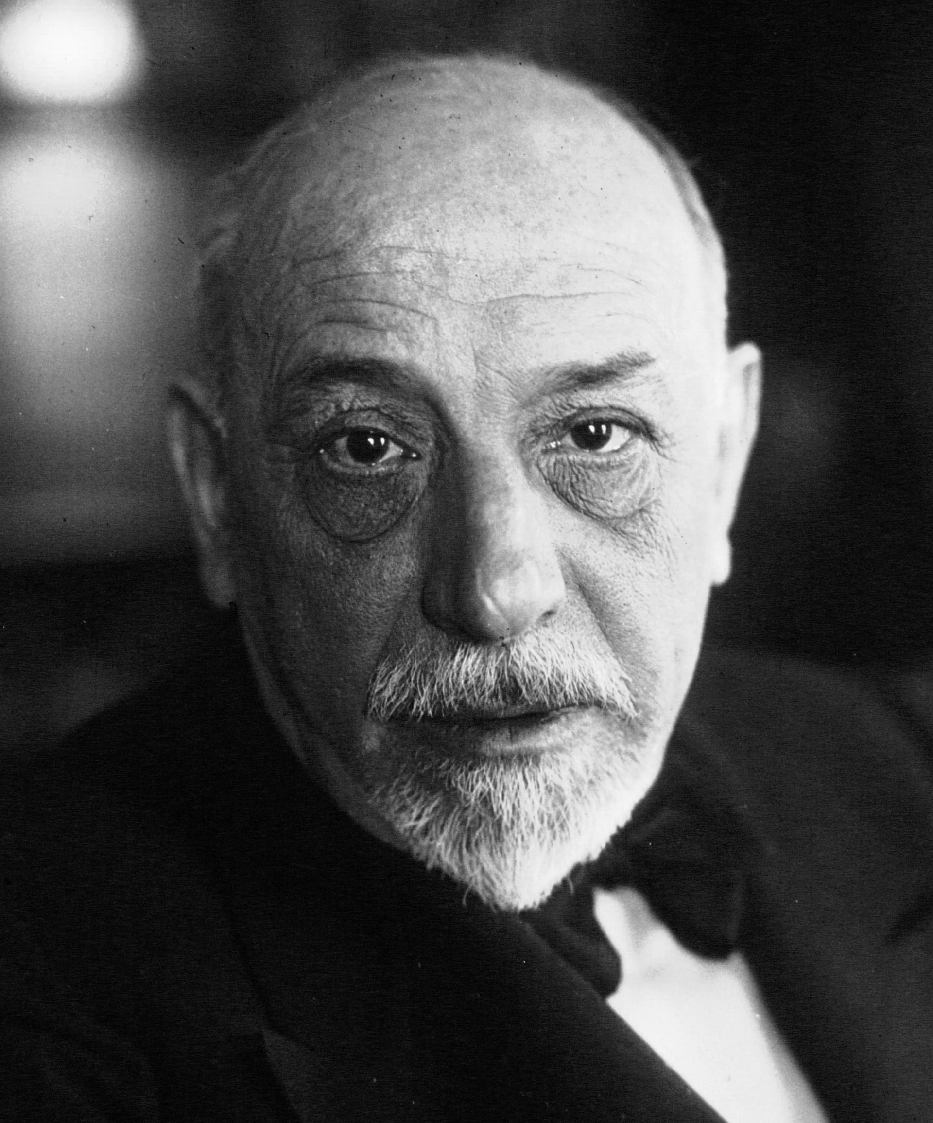 Porträt von Luigi Pirandello (1867–1936) – Gedenkseite