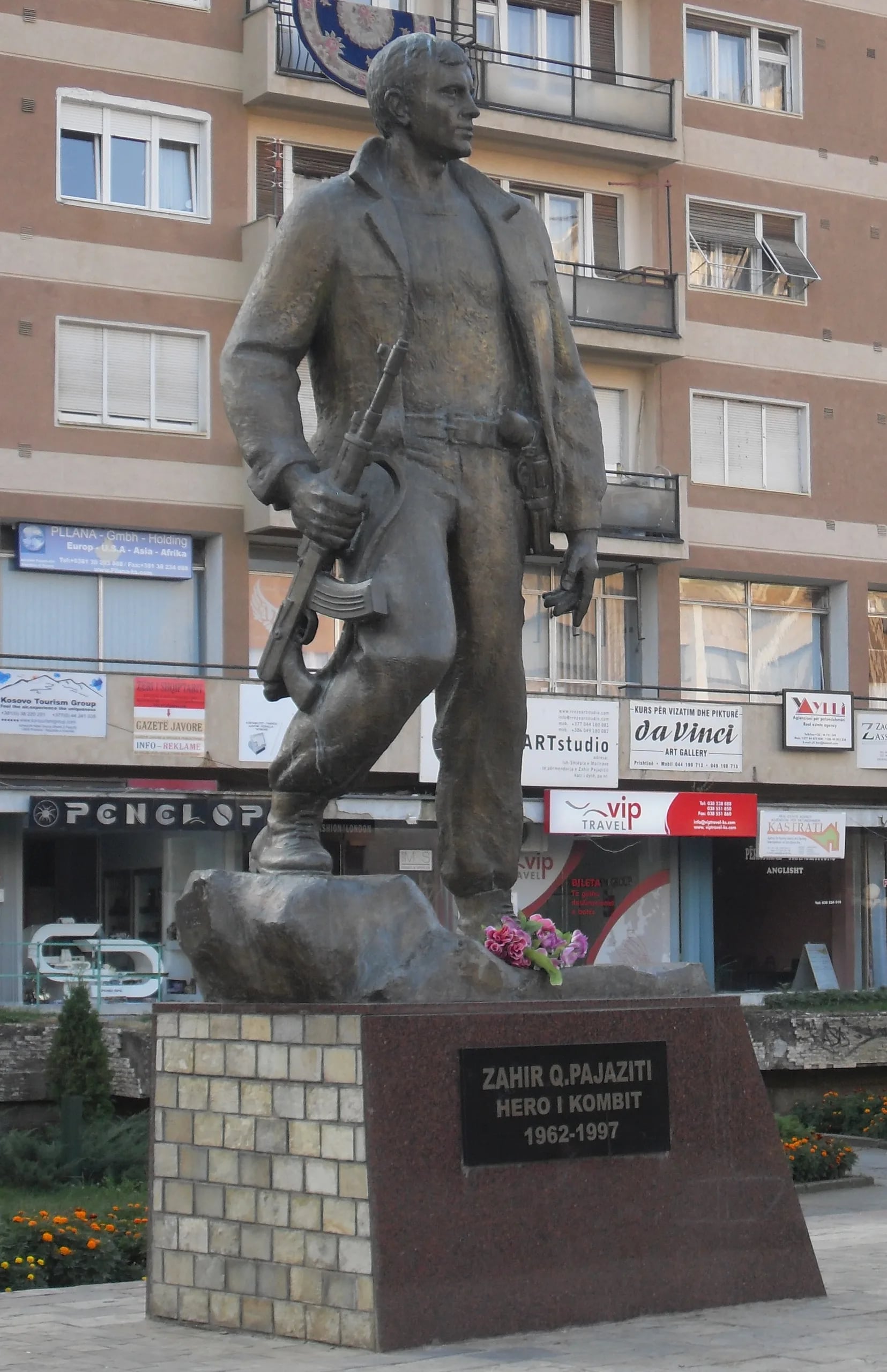 Porträt von Zahir Pajaziti (1952–1997) – Gedenkseite