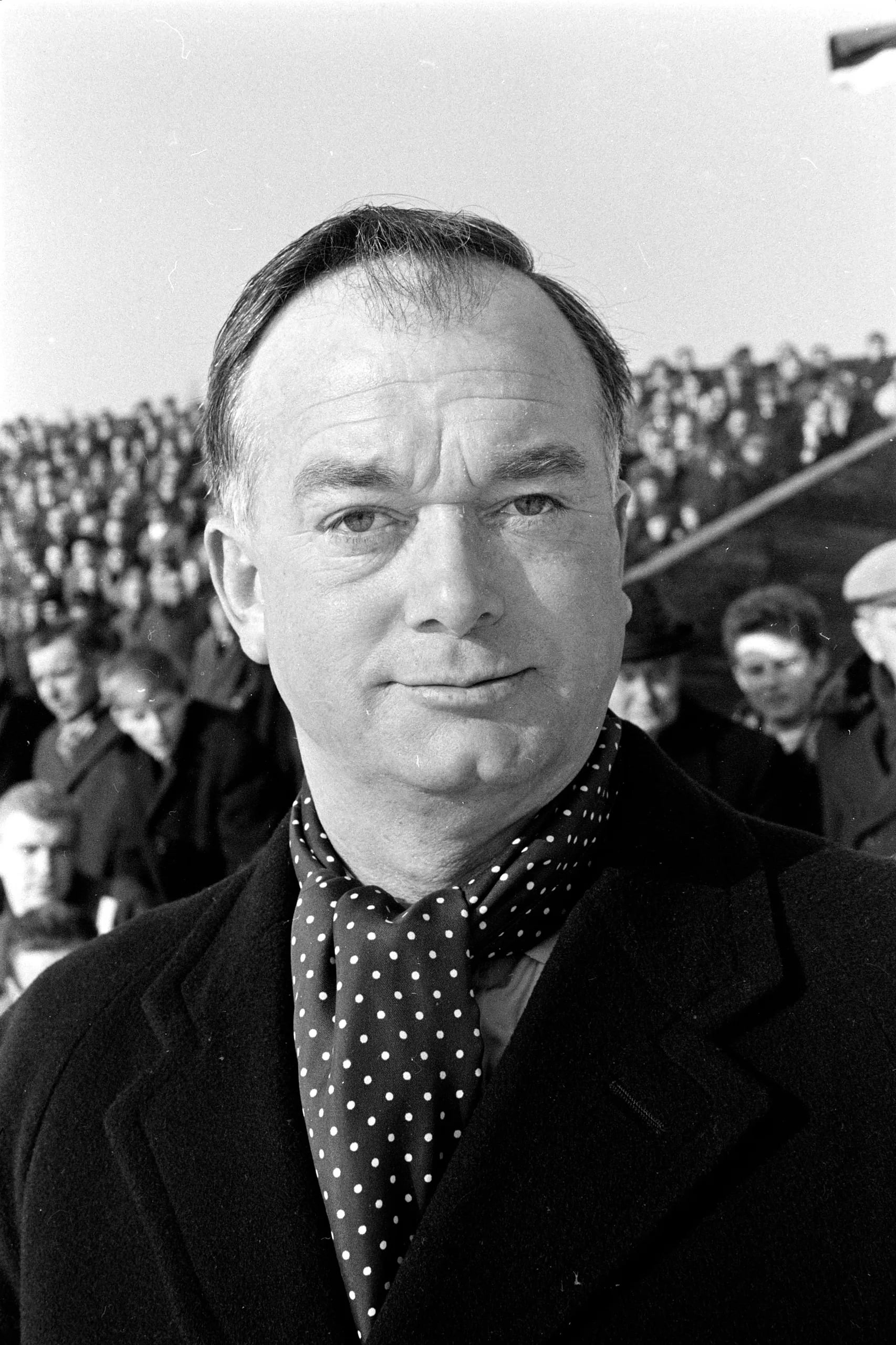 Porträt von Denis Neville (1915–1995) – Gedenkseite