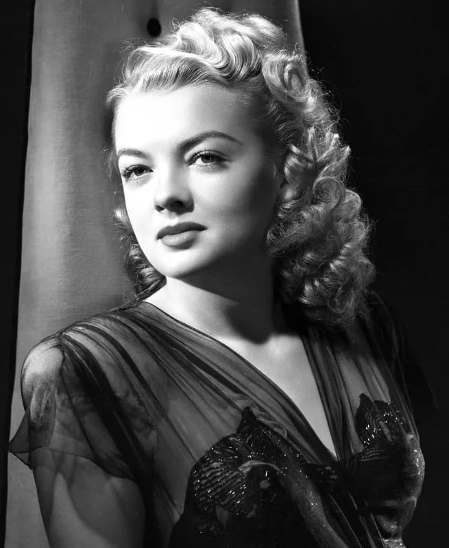 Portrait of Myrna Dell (1924–2011) – memorial page
