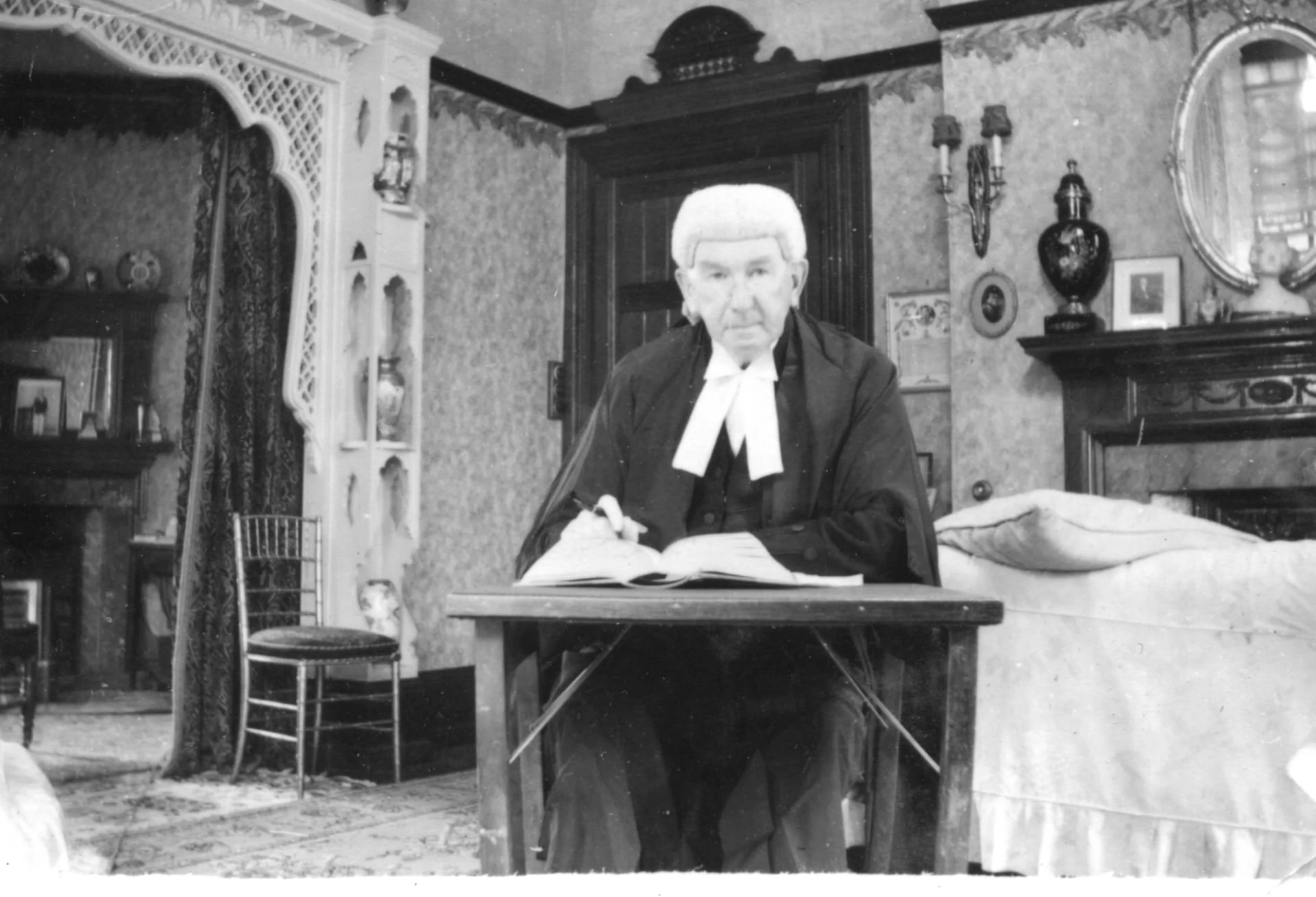 Portrait of Fionán Lynch (1889–1966) – memorial page
