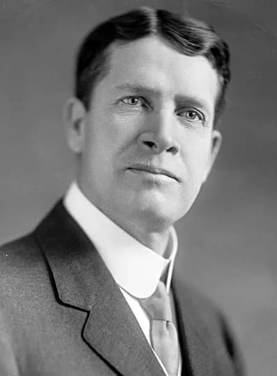 Porträt von George M. Young (1870–1932) – Gedenkseite