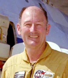 Porträt von Fitzhugh Fulton (1925–2015) – Gedenkseite