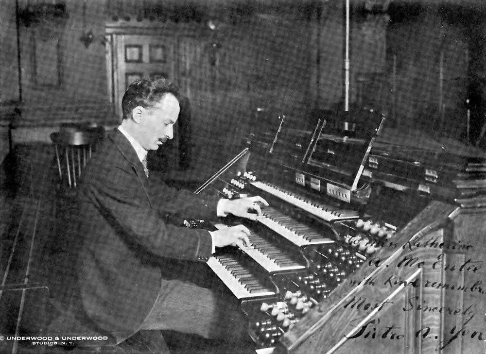 Porträt von Pietro Yon (1886–1943) – Gedenkseite