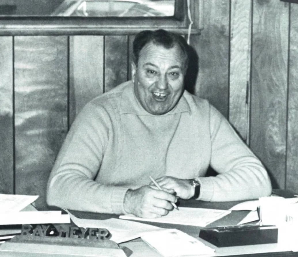 Porträt von Ray Meyer (1913–2006) – Gedenkseite