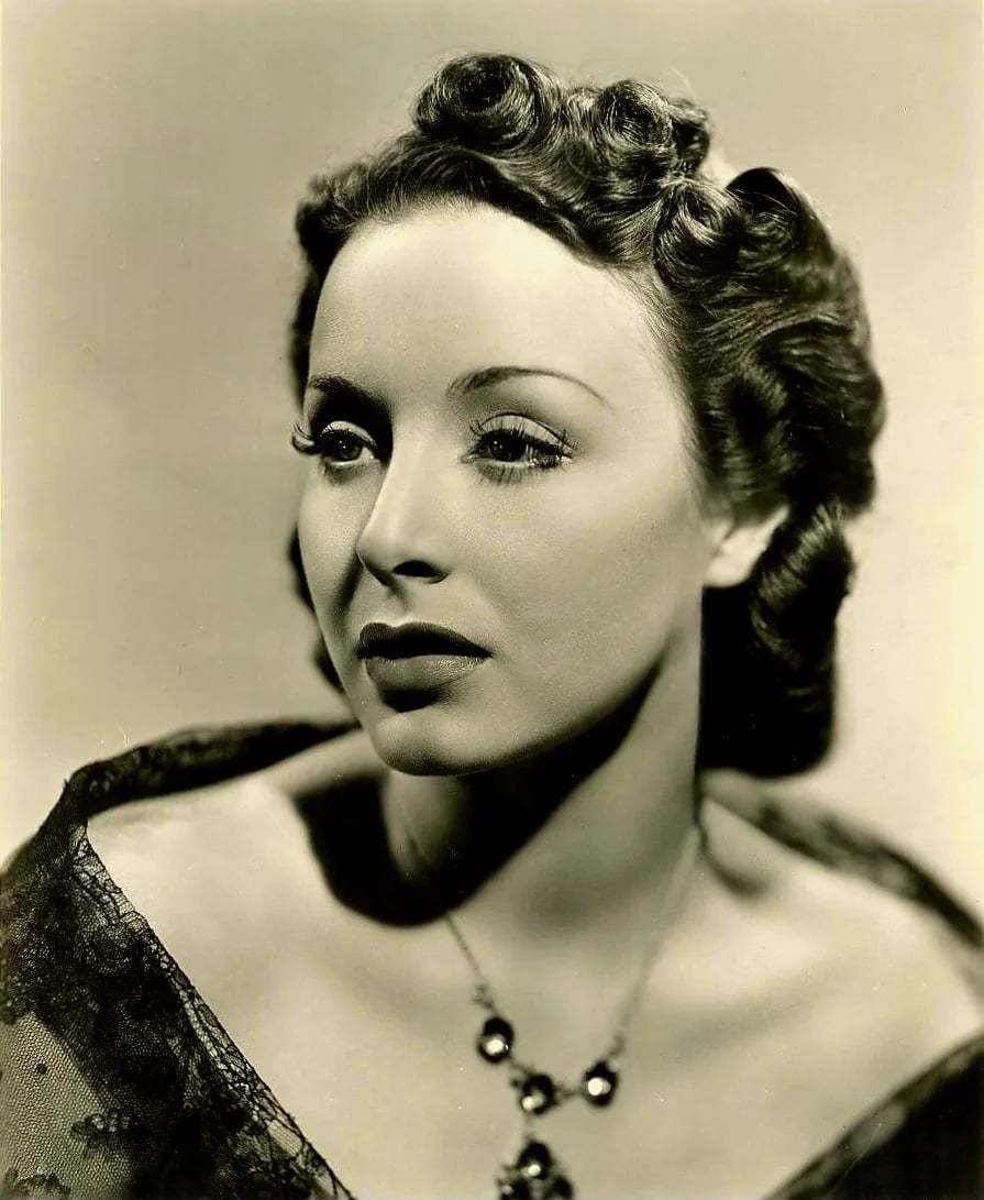 Portrait of Joan Perry (1911–1996) – memorial page