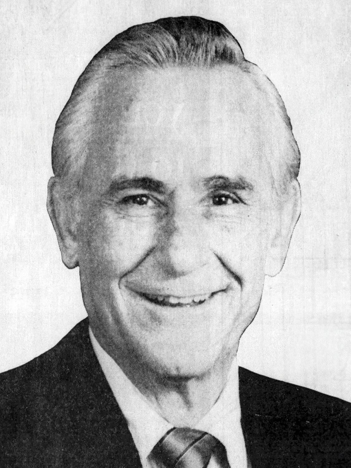 Portrait of Frank Fasi (1920–2010) – memorial page