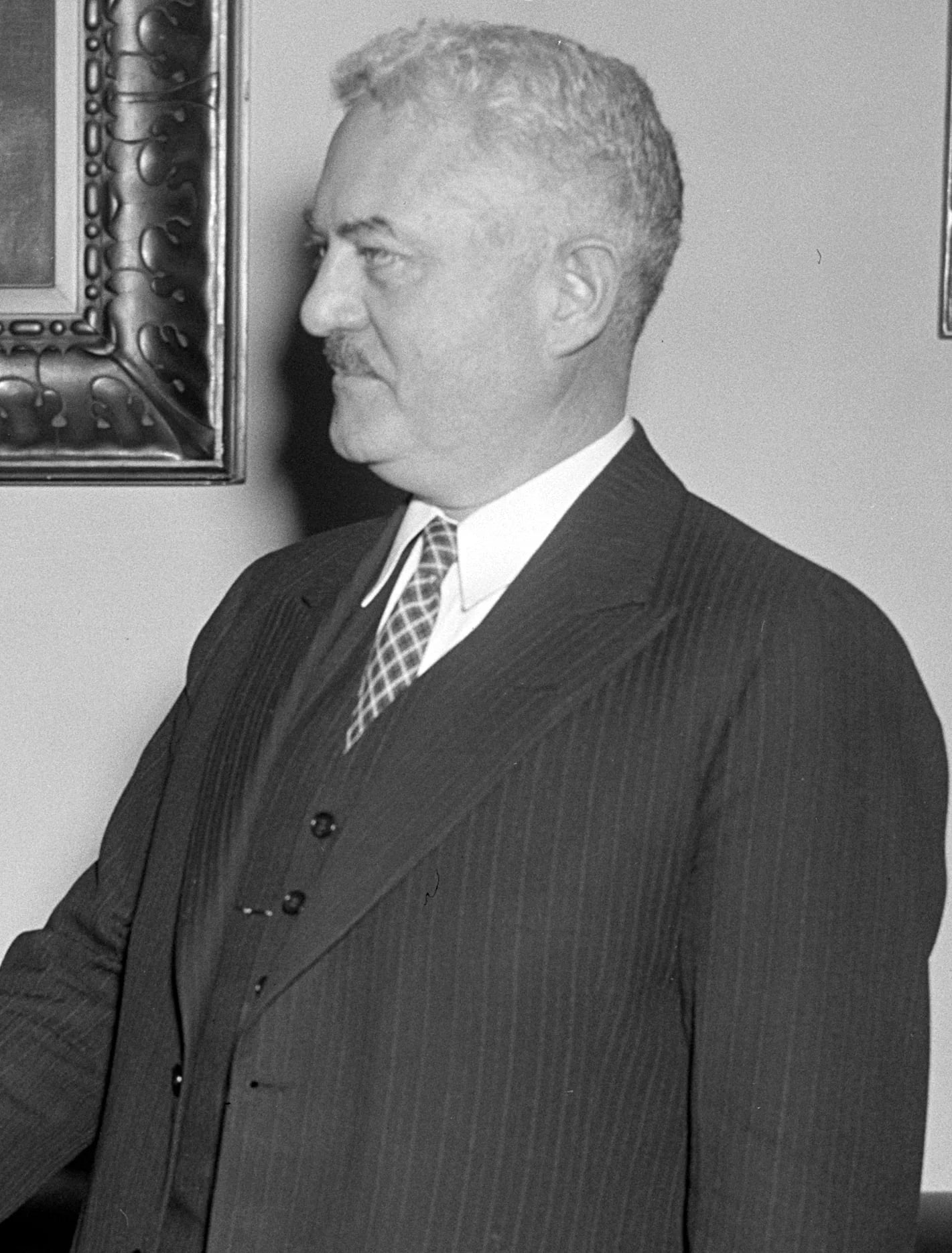 Portrait of Frank H. Buck (1887–1942) – memorial page